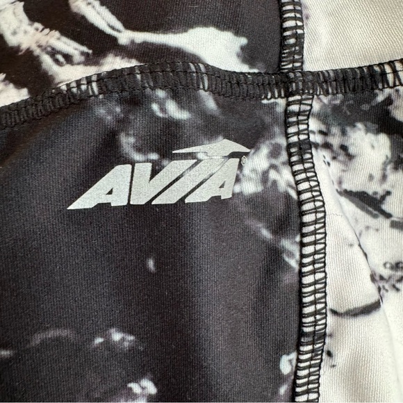 Avis High Waisted Back & White Active Swim Shorts Size 8/10 - Picture 4 of 7